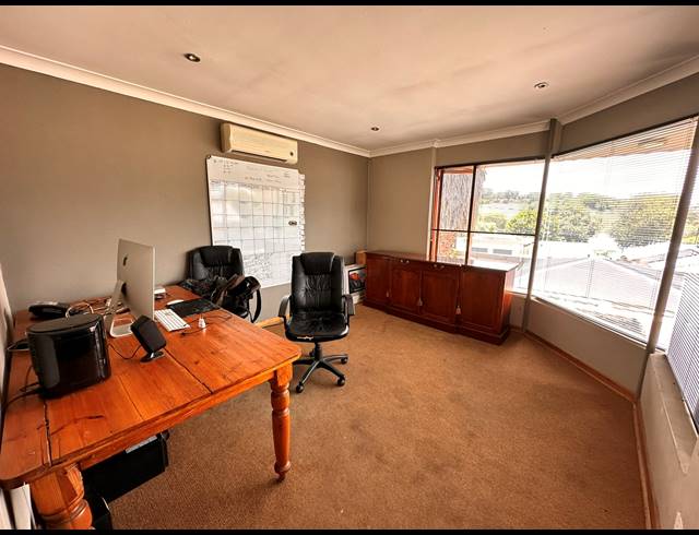 400M² OFFICE FOR SALE IN MELVILLE